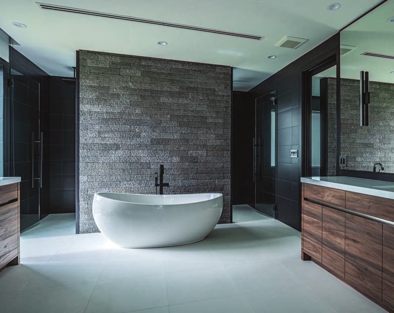 Fort Lauderdale Home Building Modern Masters Coral Ridge Country Club - Spa-Inspired Primary Bathroom