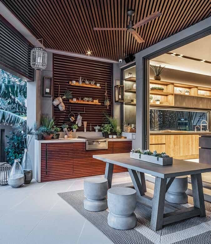 Fort Lauderdale Home Building The Nature of Design - Covered Outdoor Kitchen and Dining